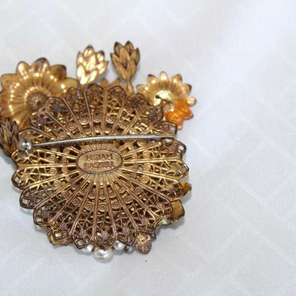 SIGNED GORGEOUS VINTAGE MIRIAM HASKELL PEARL GOLD TONE BROOCH PIN UNIQUE - Picture 5 of 6